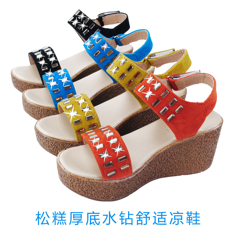 <em>批发</em>质量<em>女鞋</em> <em>Jimmy*choo</em> 黑色漆皮鱼嘴后空 