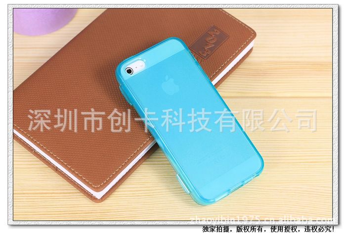 iP5-TPU-透明翻蓋-03
