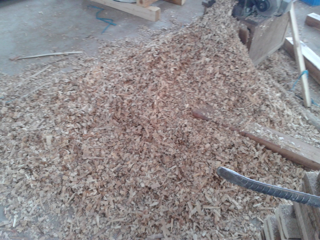 锯木屑 刨花 锯沫 木粉 木渣 废木材 柴火 旧木材 边脚料