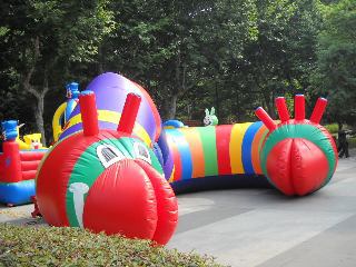 充气毛毛虫城堡