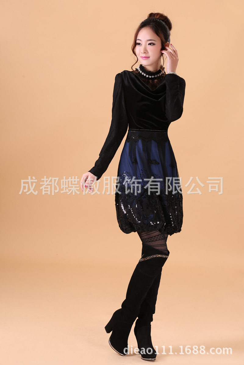 傲春季蕾丝连衣裙珍珠重工刺绣修身裙<em>金丝绒</em>长