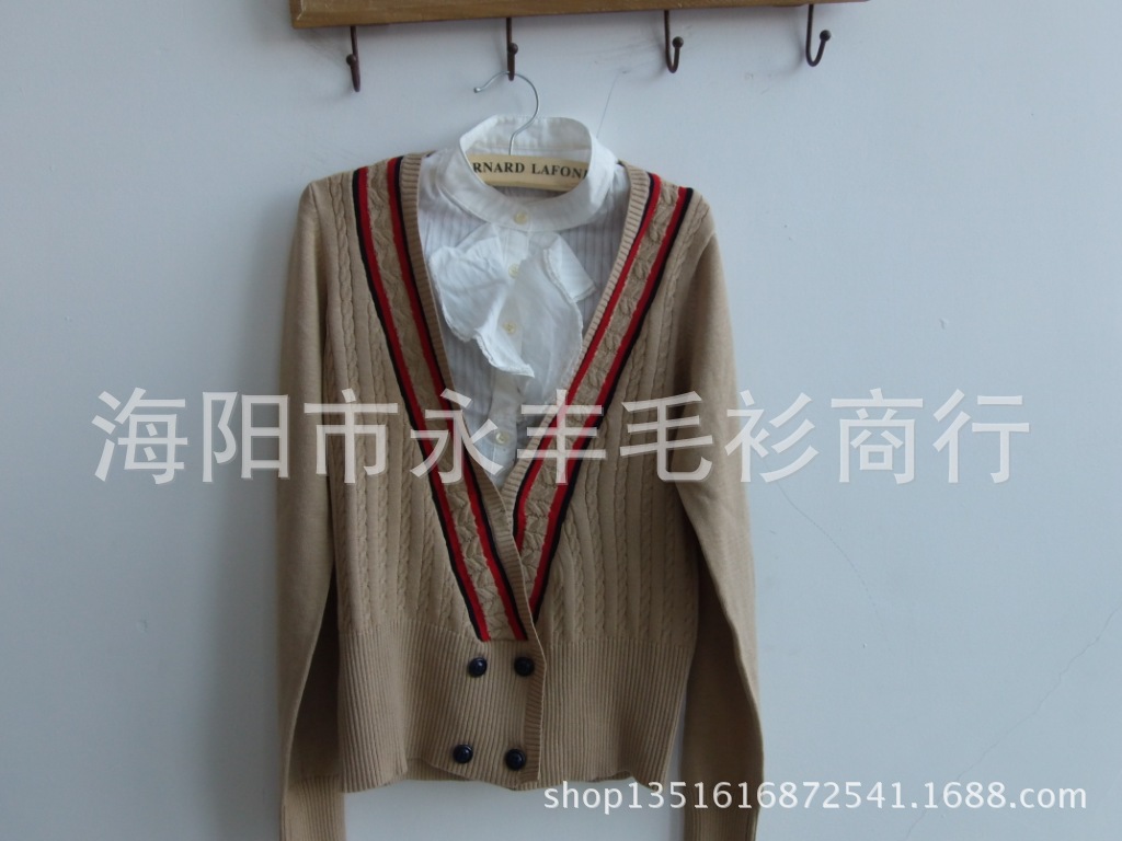 【2013年秋装针织衫假两件毛衣EEKW33852