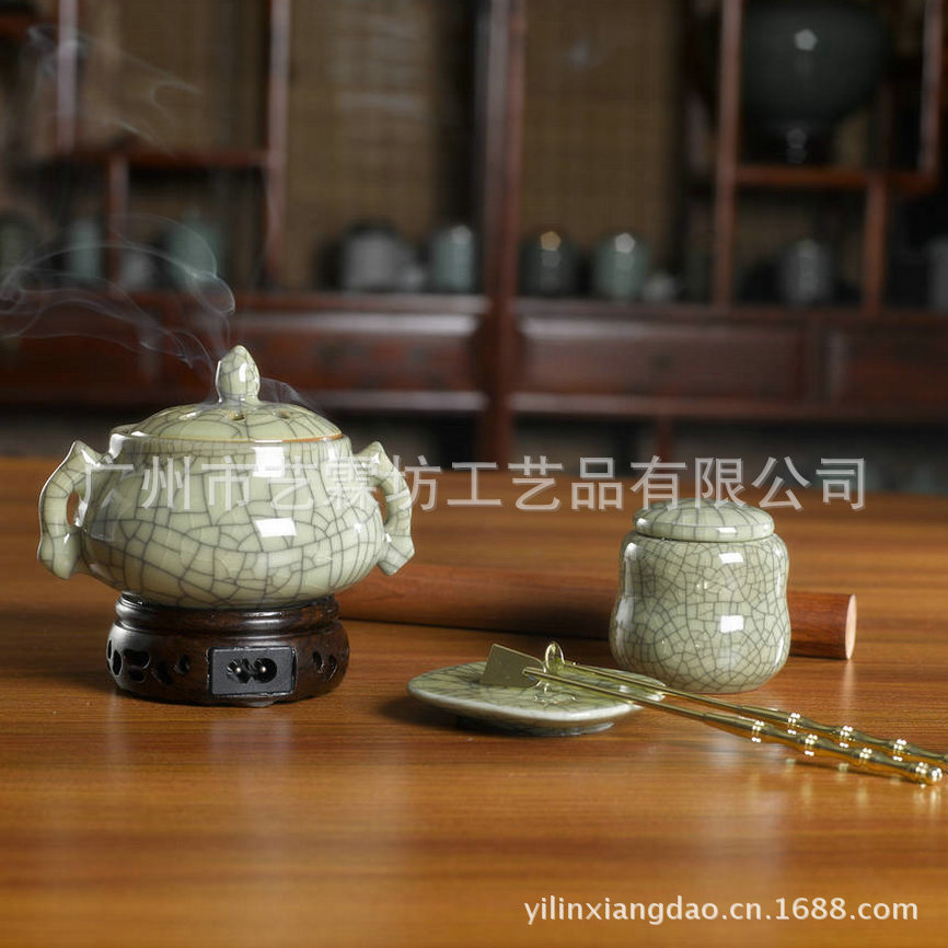 哥窑鱼耳宣德炉套装