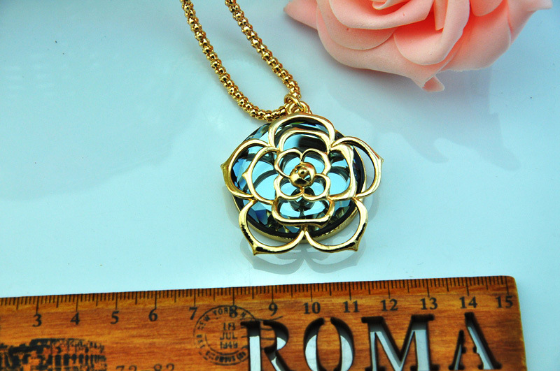 【日韩流行饰品 高档纯进口<em>水晶毛衣链批发</em> 花