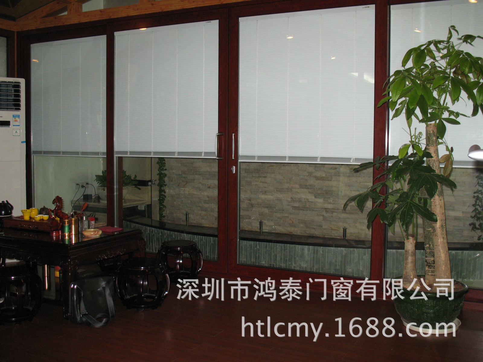 鸿泰铝合金门窗
