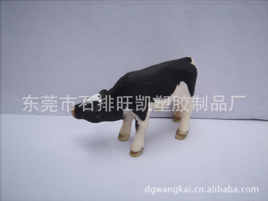 塑胶动物公仔
