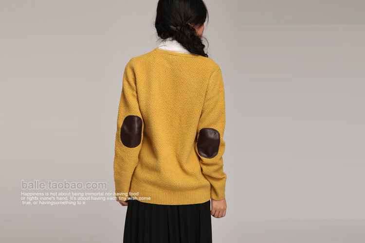 2013秋冬新款休闲设计大<em>V领</em>口袋补丁<em>毛衣</em> 宽