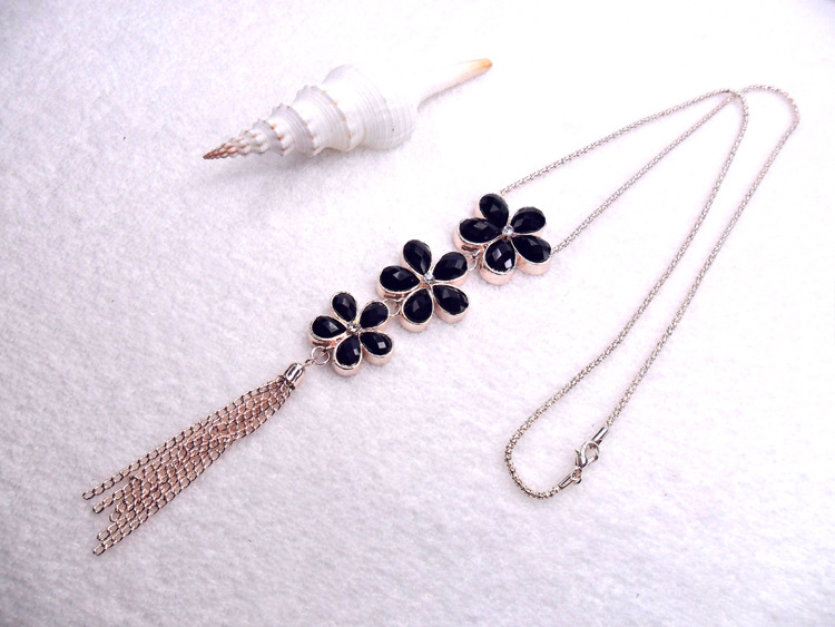 韩版三朵梅花流苏<em>毛衣</em>链 <em>长款服饰</em>项链 <em>新款</em>合