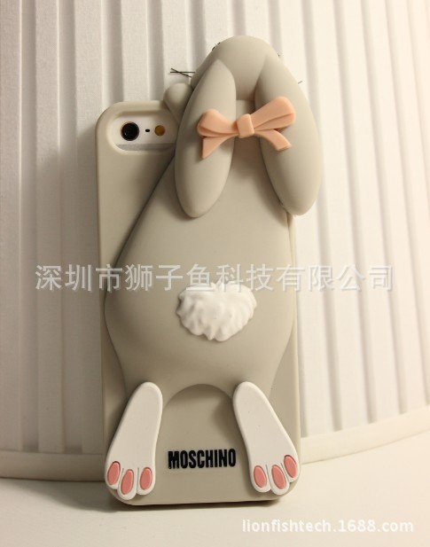 moschino bunny iphone5