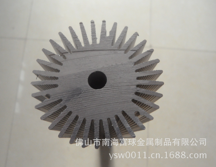 散热器压铸 (1)
