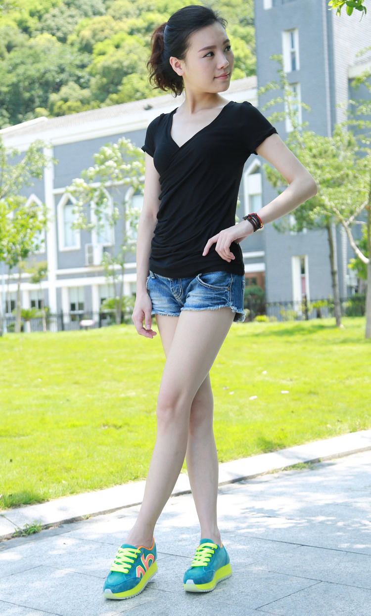 【2013秋季新款<em>帅哥靓妹</em>9902网面休闲跑步鞋