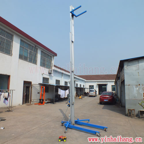 手摇式物料升降机