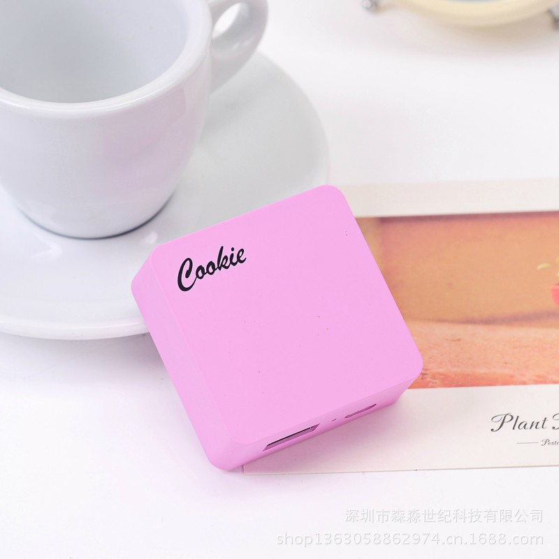 小方块七彩糖果，小巧礼品款移动电源