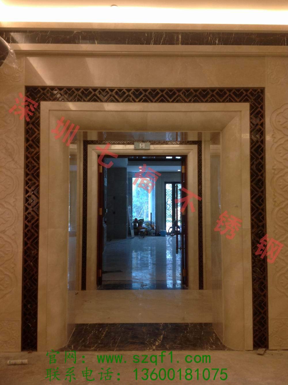 深圳机场T3航站楼贵宾楼古铜色门花4