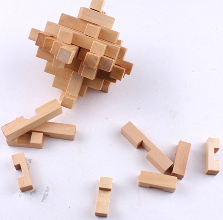 供应孔明锁 鲁班锁 彩色大菠萝 成人益智玩具 木制玩具