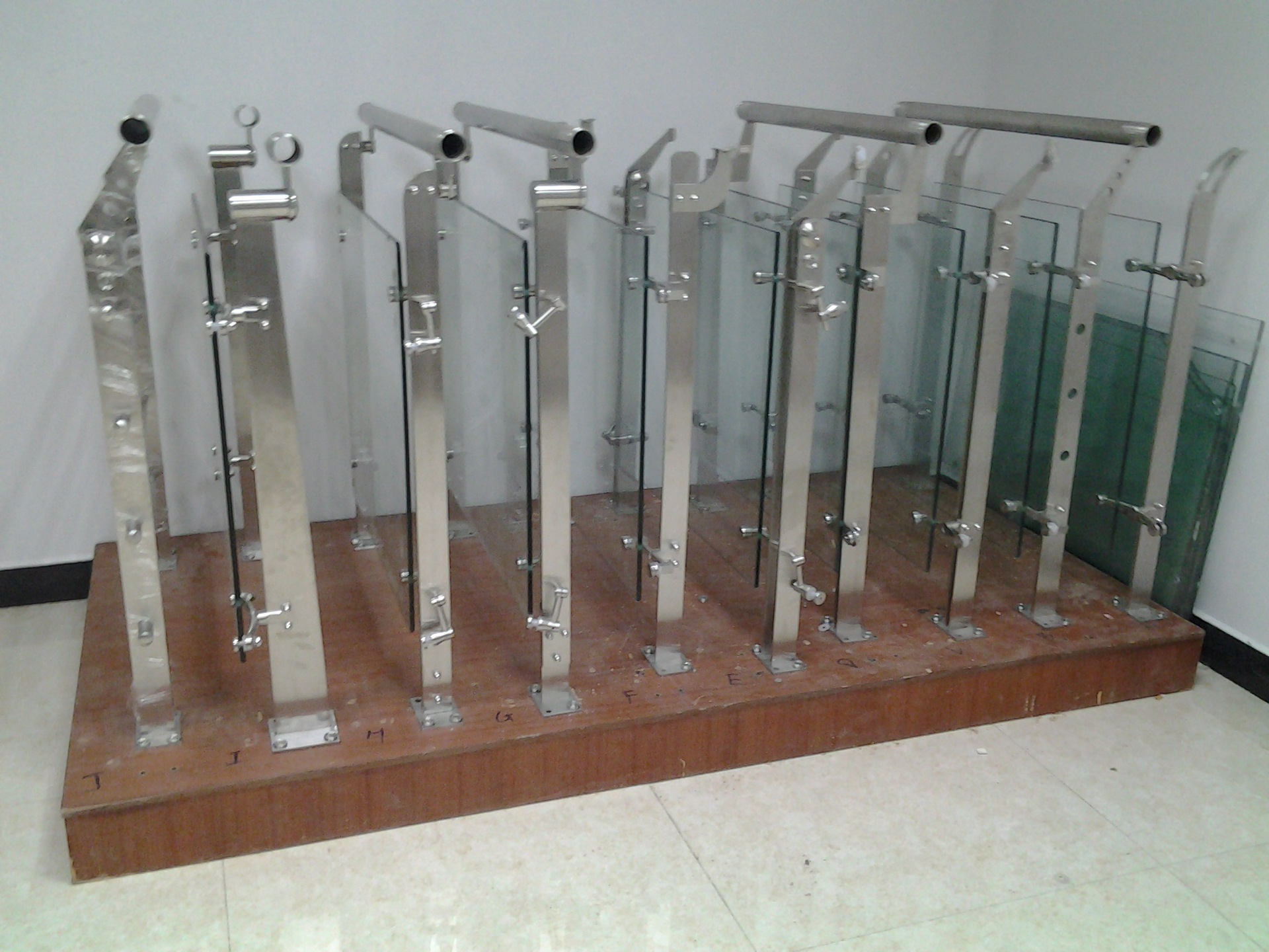 【创力天大量供应 工程不锈钢立柱 不锈钢护栏