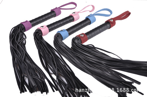 韓國絨皮鞭  15元