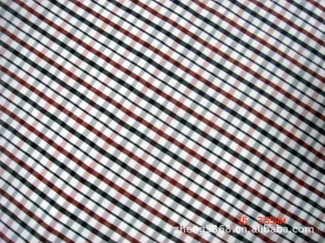 供应涤纶加捻小方格色织布 箱包里布 图片
