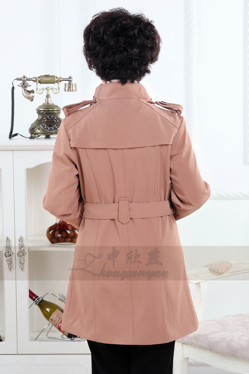 秋款中老年妈妈装<em>风衣外套批发</em> 长款中老年休