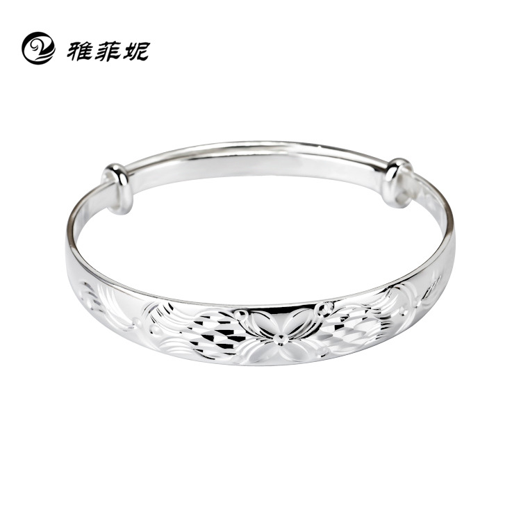 伟德国际翡翠手镯样式及图片欣赏：全款式、高清大图和视频