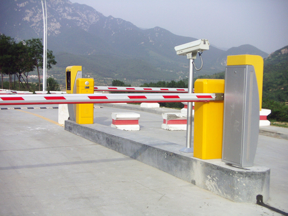 武汉红门供应小区智能停车场电动道闸,挡车