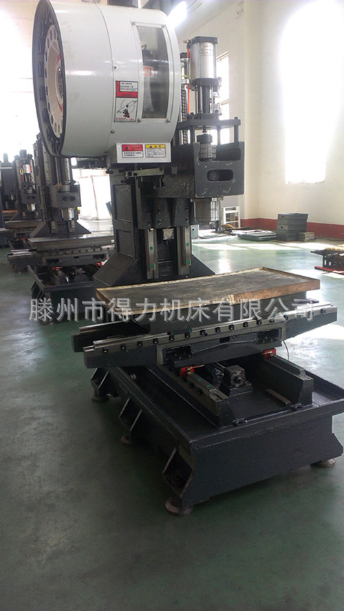 现货供应高性能XK7132小型数控铣床光机，加工定制模具数控铣