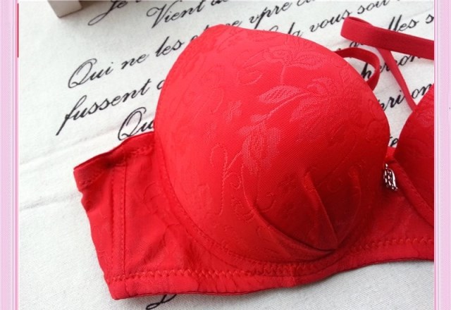【热卖34-38一杯棉<em>尼龙胸罩</em>调整 - 带推高提花