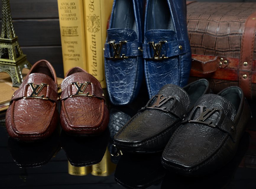 微信代理品牌男鞋一件代发厂家 全牛皮石头纹