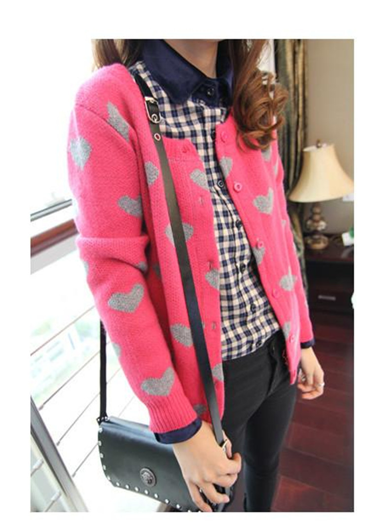 2014女装韩版 <em>时尚</em>圆领爱心图案纽扣<em>开衫 毛衣</em>