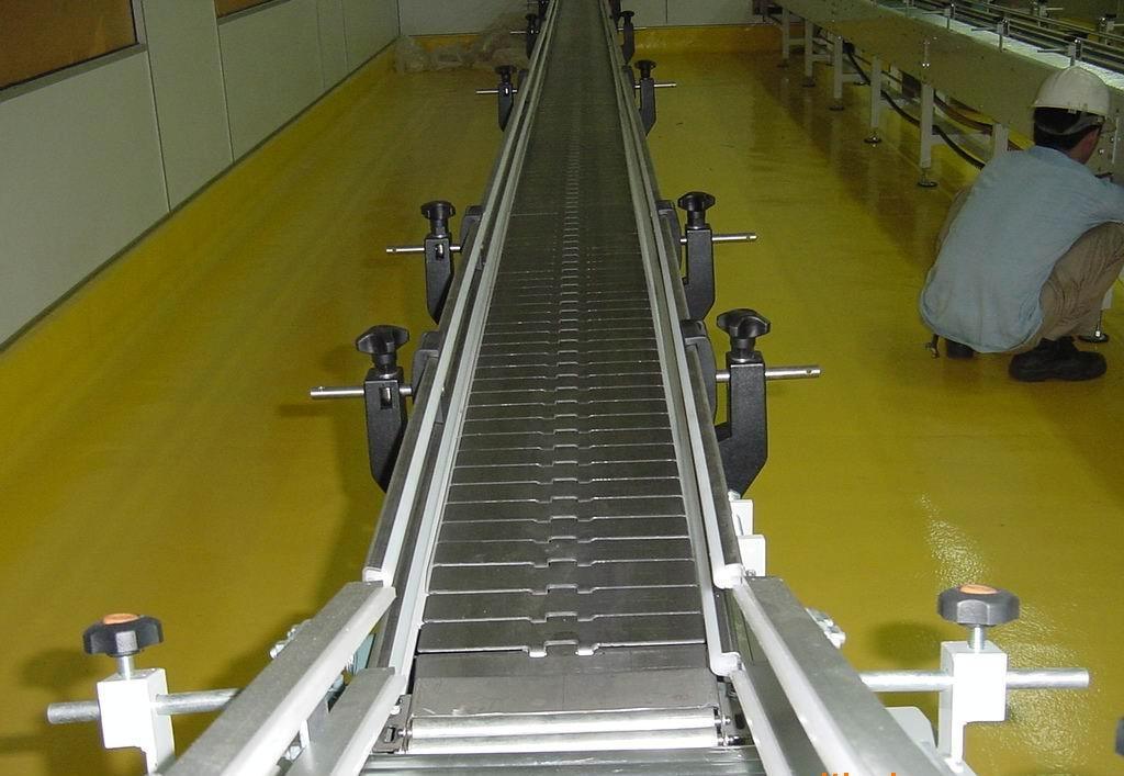 厂家供应小型爬坡链板输送机 图片