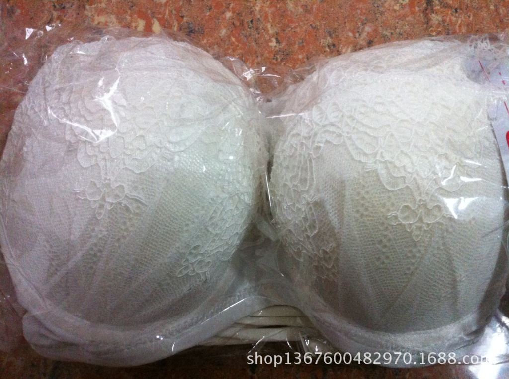 3元低价处理三排扣<em>文胸</em>内衣 杂款内衣<em>码数32</em>-