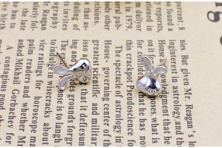 新款925纯银耳钉小白兔子耳钉女耳扣耳环银饰品