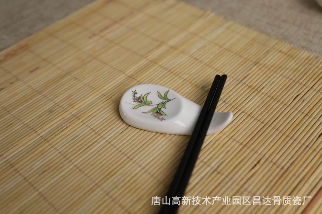 牛角筷架