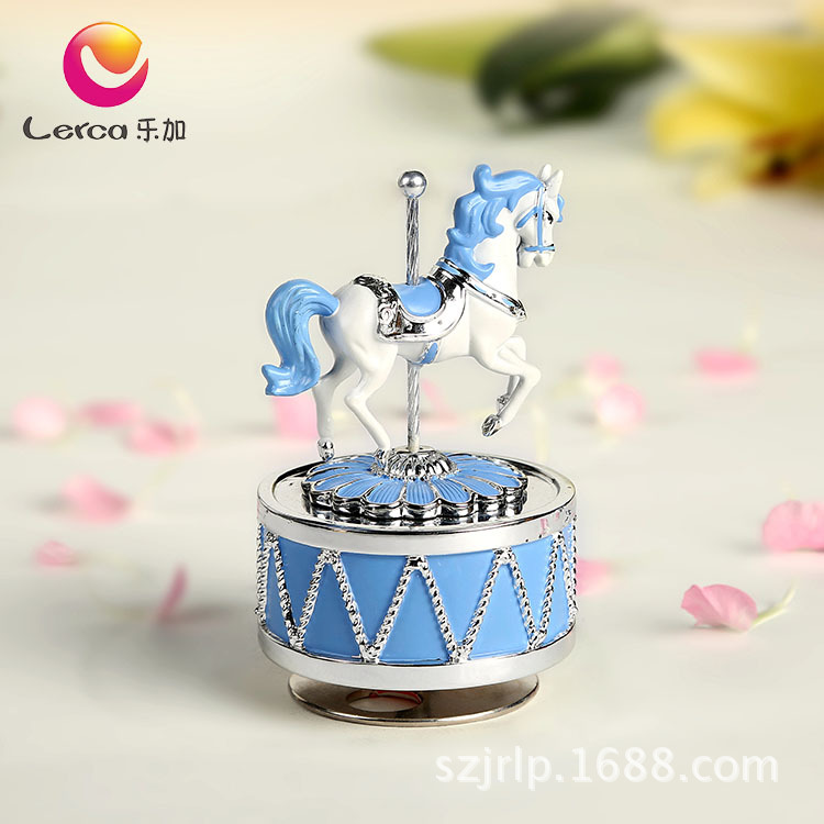 60346-乐加粉蓝银色旋转木马音乐盒-正面