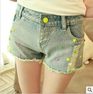 荧光色 星星铆钉破洞猫须<em>流苏边牛仔短裤</em>热裤