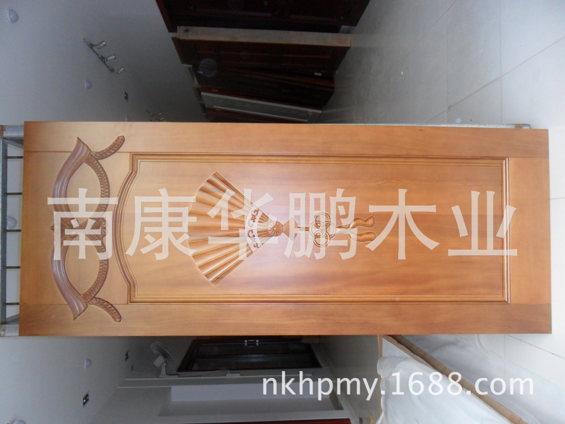 华鹏胡桃木原木门