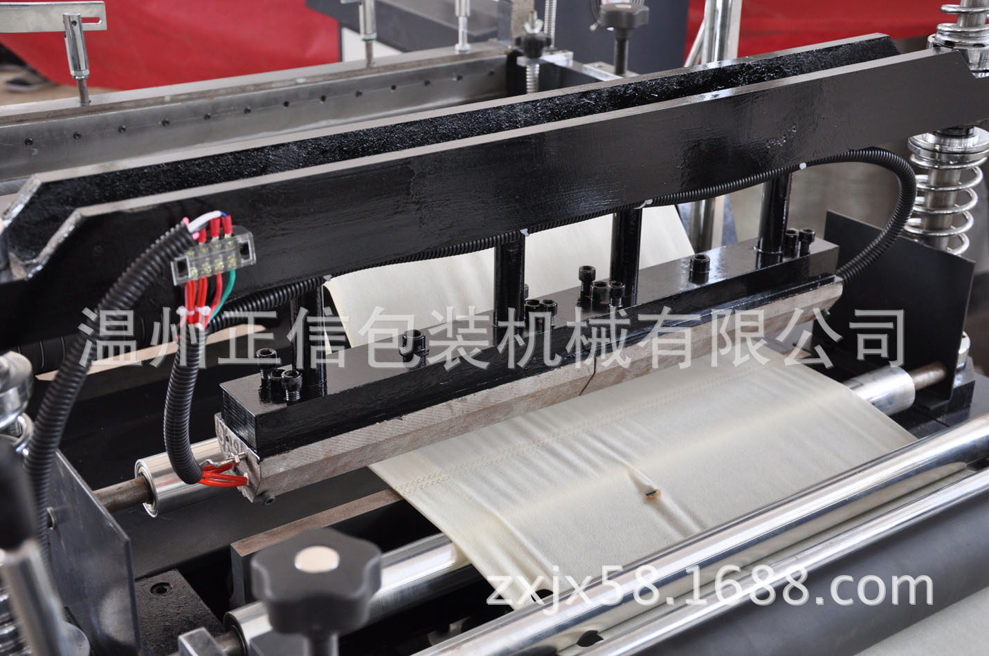 無紡布制袋機(jī)