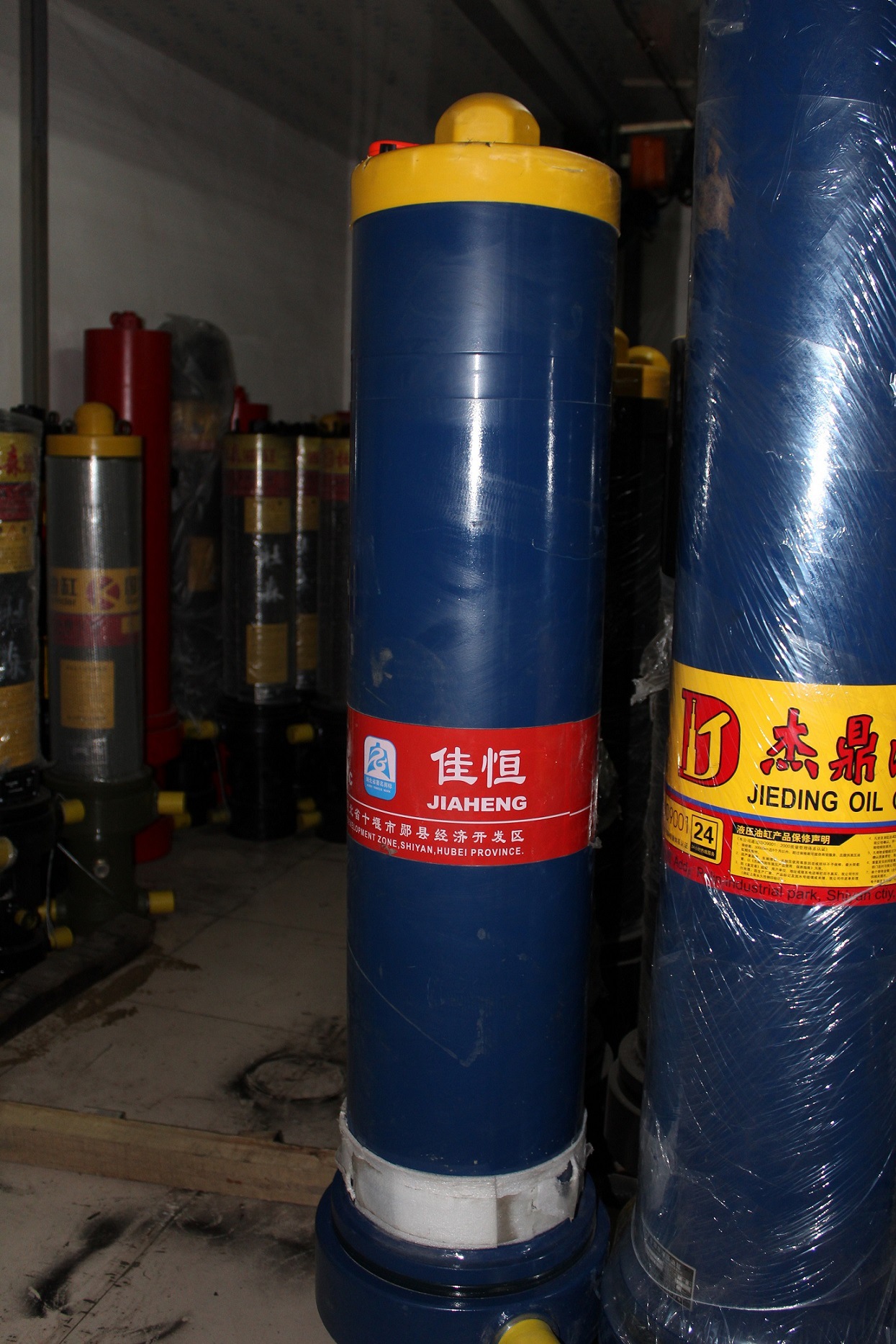 宏昌天马专供 十堰佳恒4tg180*5390液压油缸