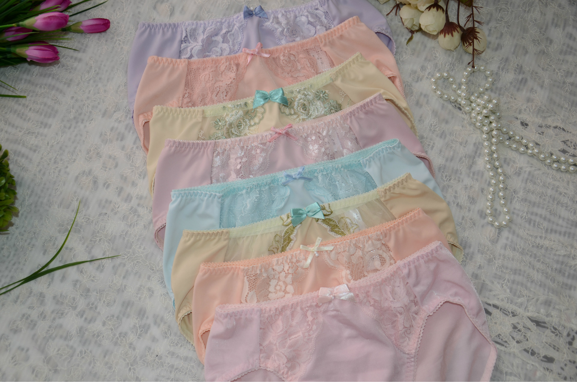 <em>厂家直销</em>日单牛奶丝质地柔软<em>女士内裤</em>无痕抗菌