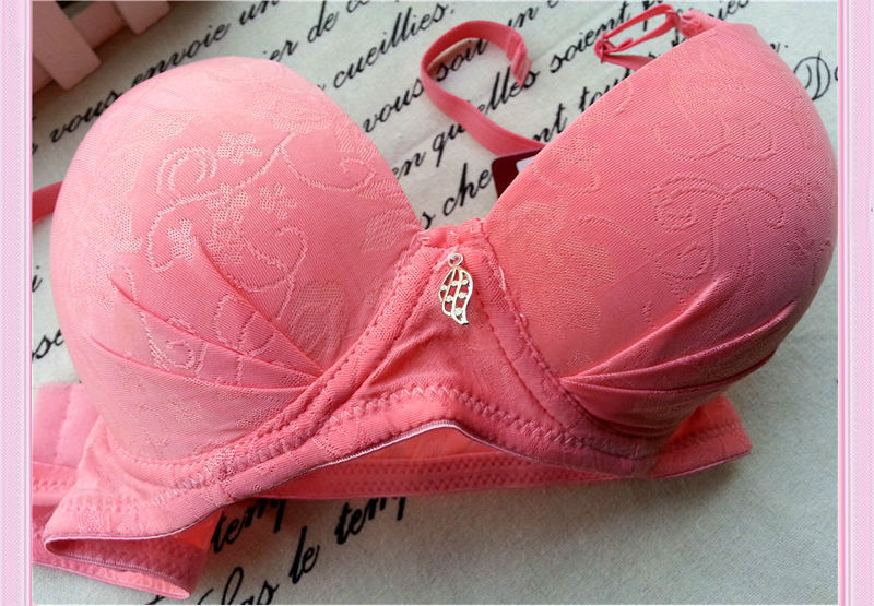 【热卖34-38一杯棉<em>尼龙胸罩</em>调整 - 带推高提花