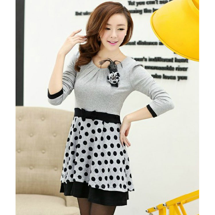 【精品推荐】春装甜美圆点拼接大摆胸花连衣裙