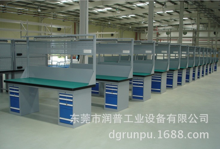 1136070272_1980251874