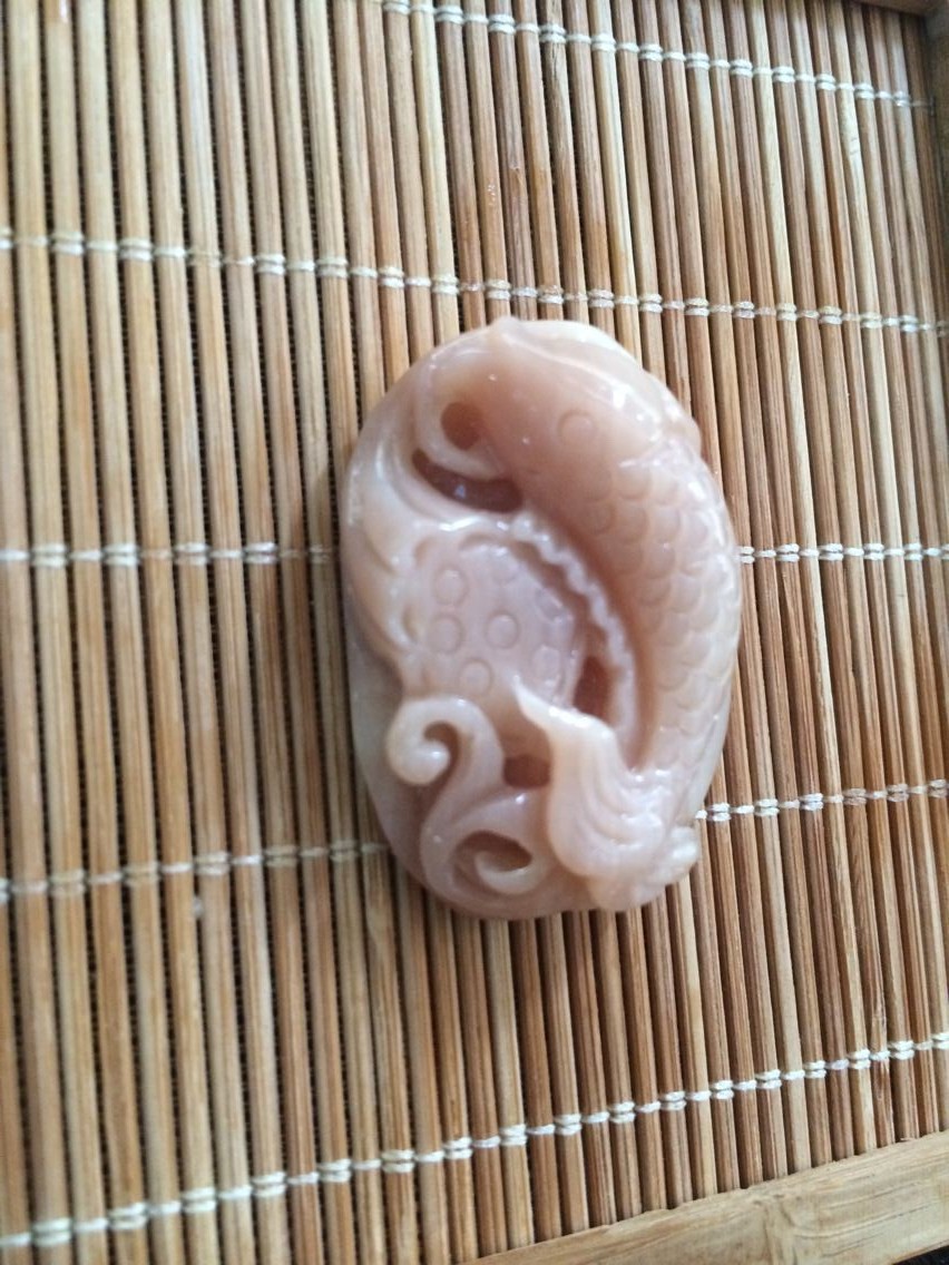 批发黄岩岛紫色砗磲吊坠连年有余