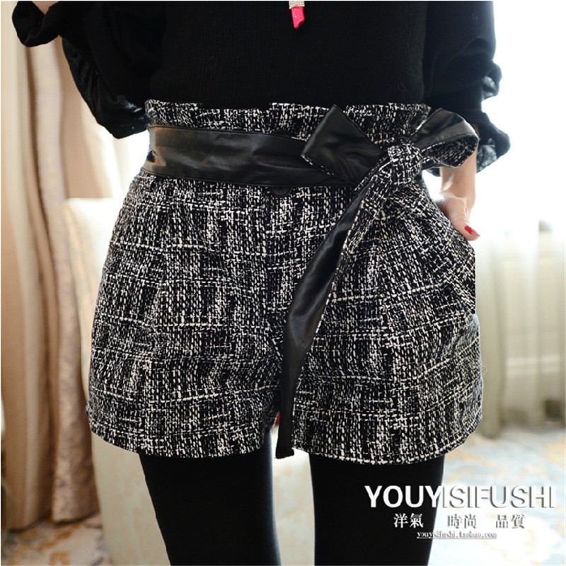 2014女装 <em>时髦</em>图案拼皮腰带<em>短裤</em> 瘦腿A摆毛呢