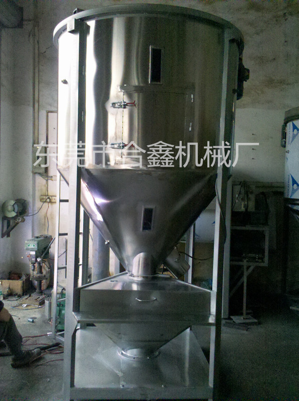 凤城瑞星获得石墨电极出产混料设备专利保证混料机本体处能够较为洁净的排出石墨电极资料