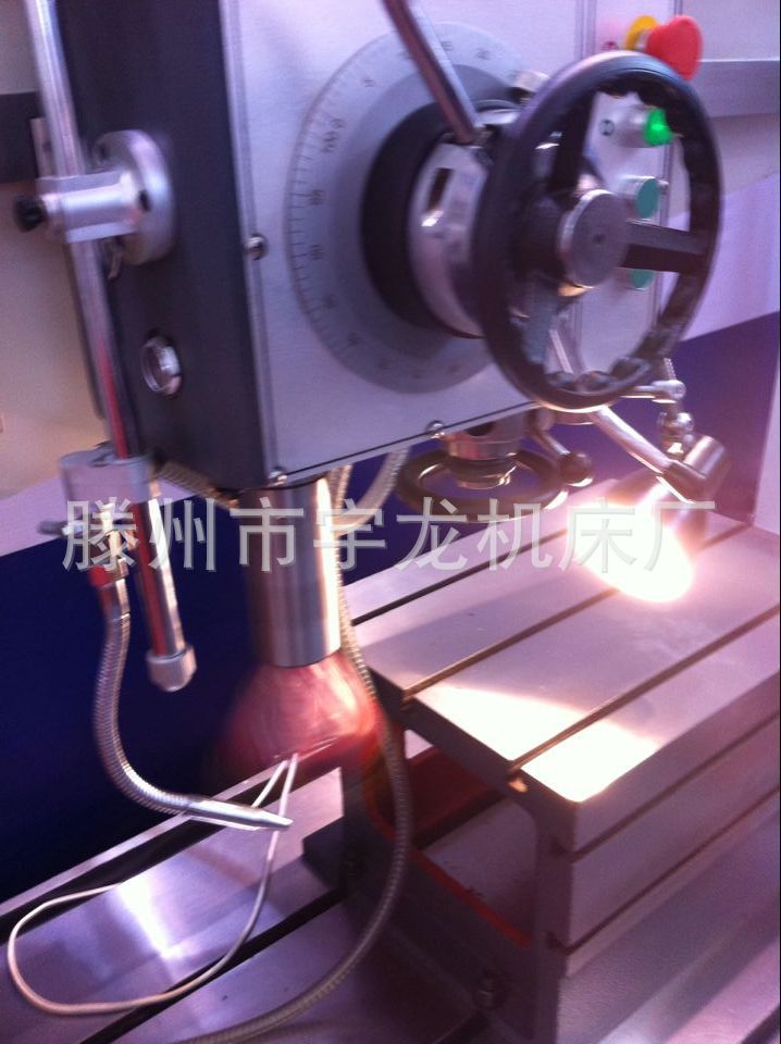 直销中捷型Z3040摇臂钻床，货比三家比来比去还是宇龙摇臂钻床