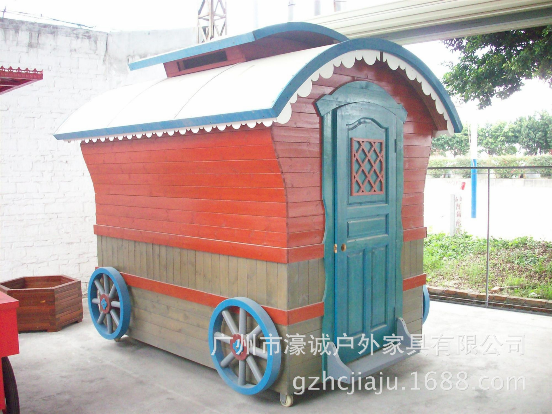 批发订制户外配套设施实木售货车,方形优质山樟木移动售货车HC