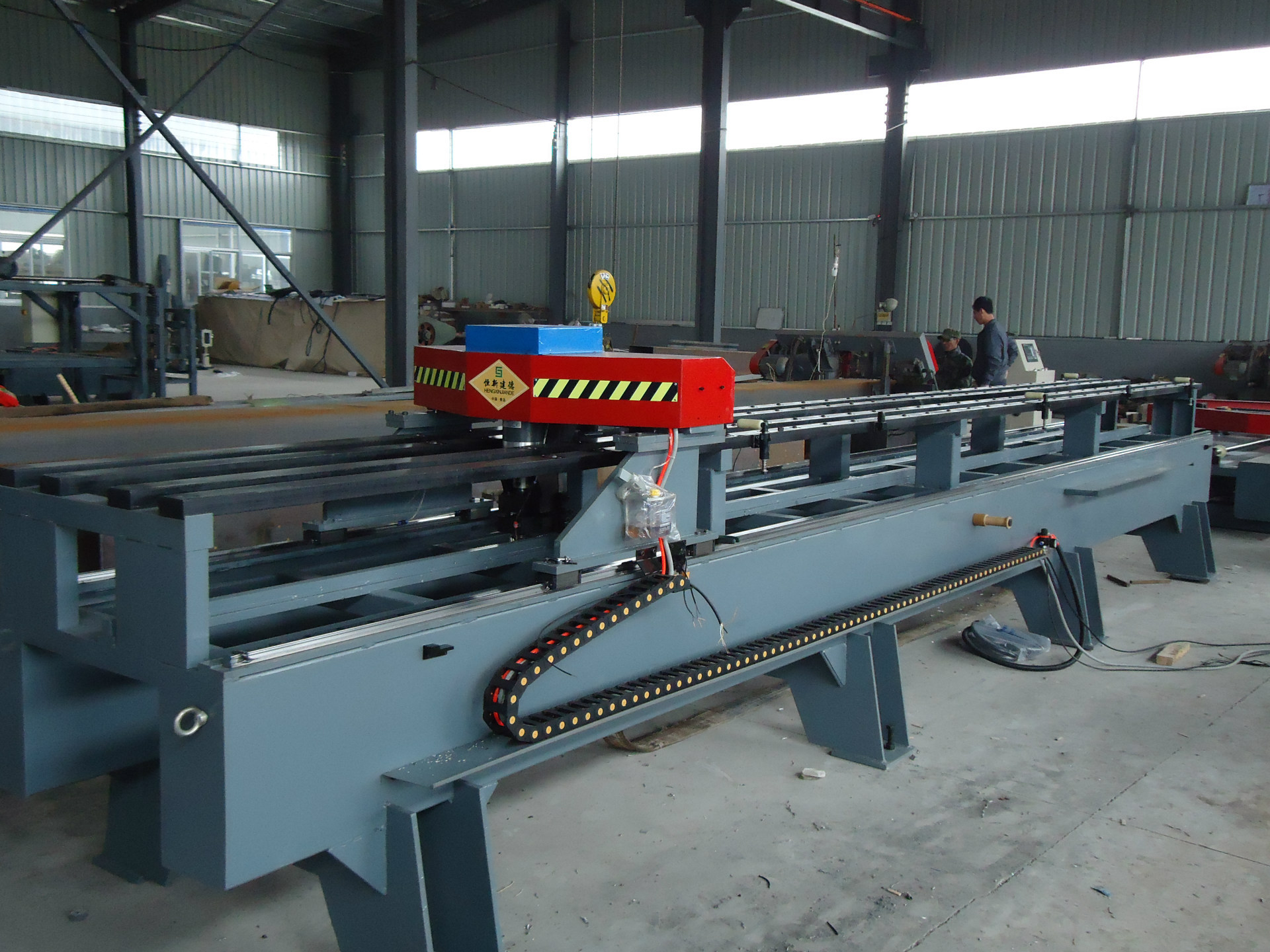 供应 1000-10000mm数控冲床侧送料机 青岛厂家 质量可靠