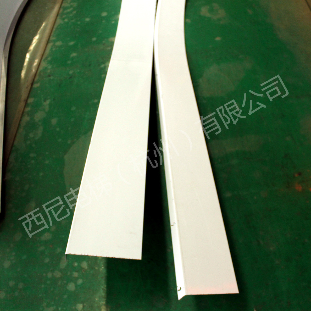 扶梯弯段外或内盖板 (4)