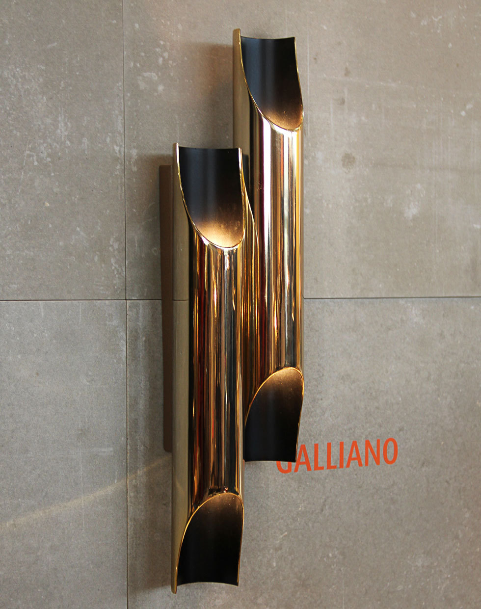 galliano_unique_fixture_indire